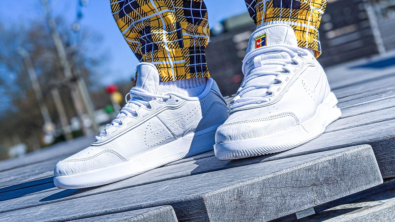 Geef een sneaker cadeau dat echt past bij iemands stijl, van custom designs tot exclusieve boeken. Kies met aandacht en verras!
